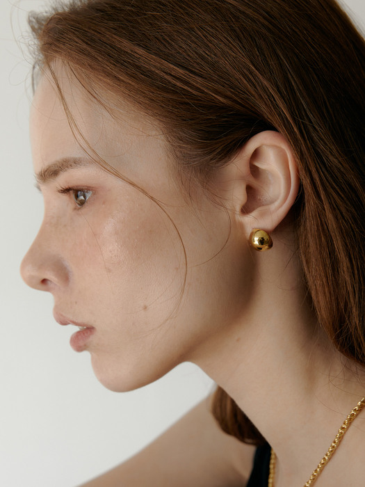 volume round gold earring (medium)