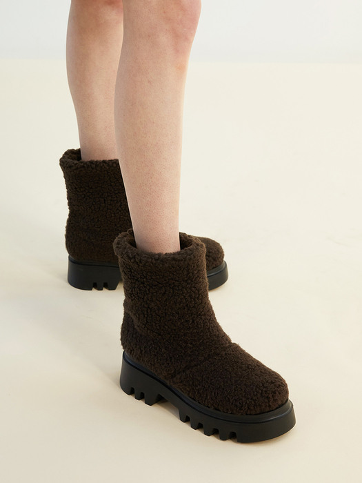 Lucas Shearling Boots Brown