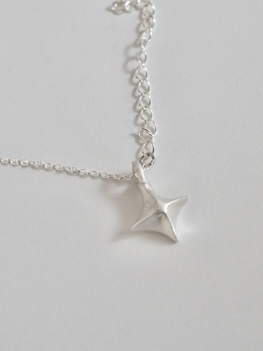 s one pointed necklace
