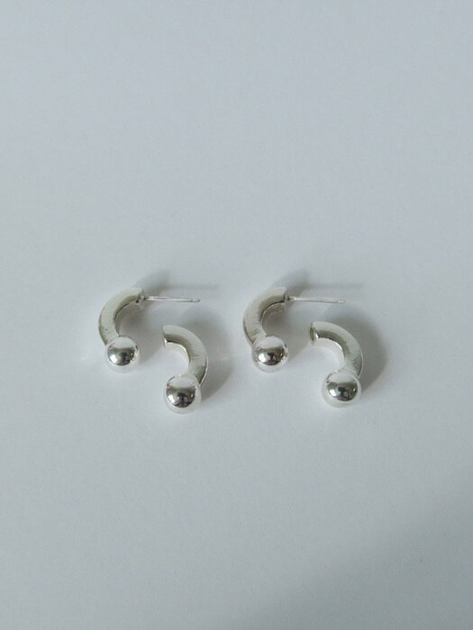 HORSESHOE EARRINGS (Silver)