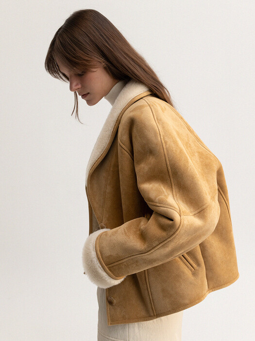 signature shearling jacket (beige)