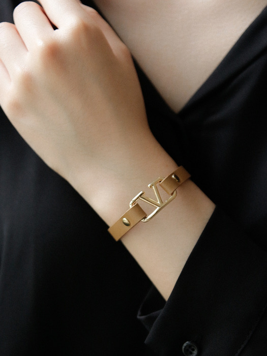 Leather Gold Pendant Point Leather Bracelet B0990