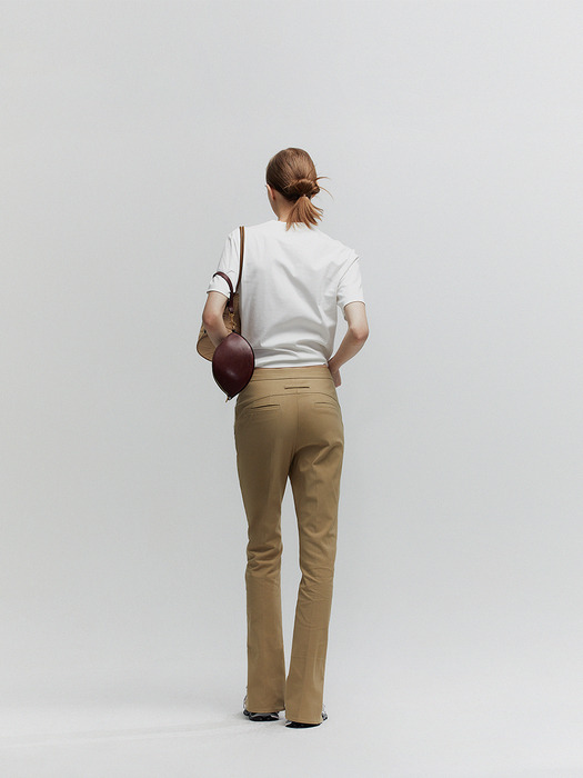 MID-RISED SLIT LEGGING PANTS_BEIGE