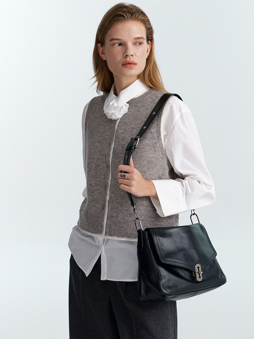 Occam Doux Square Shoulder L (오캄 두 스퀘어 숄더 라지) Black