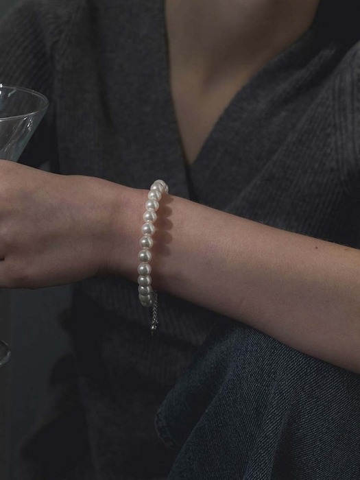 standard pearl bracelet