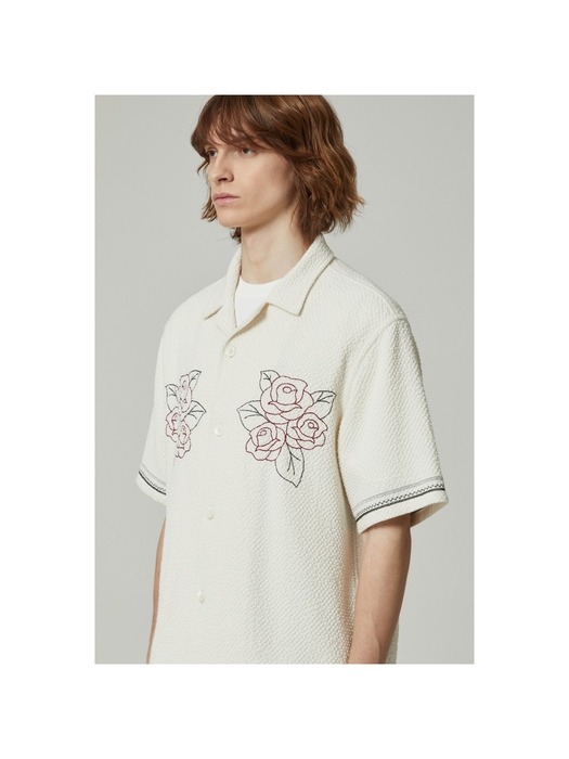 semi-over flower embroidery half shirt_CWSAM24003IVX