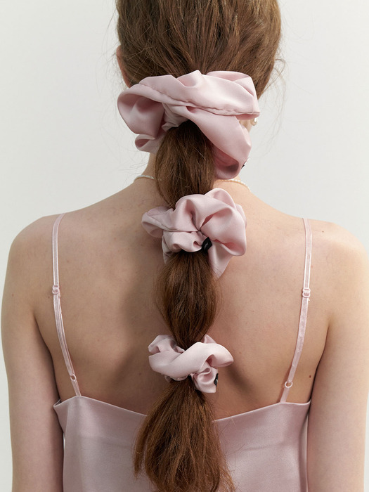 Essential Satin Scrunchy L (L241MHA050)