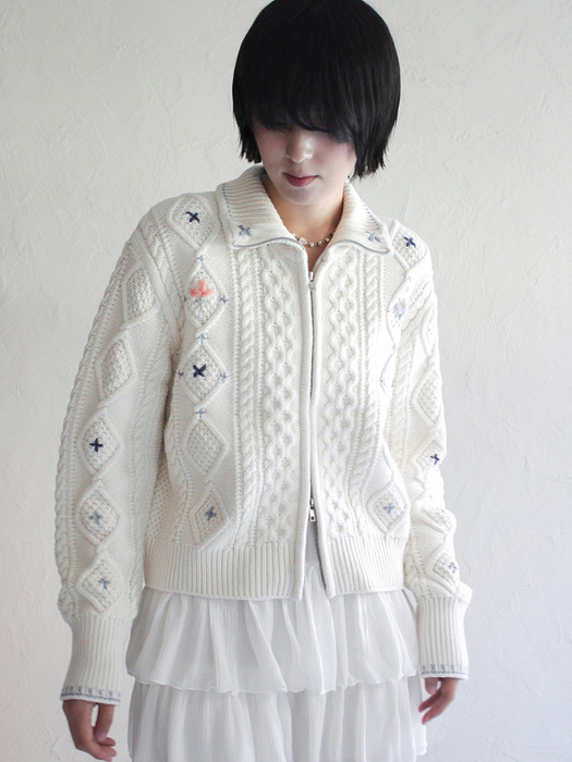 Alps Knit Zip-up Cardigan Flower Stitched by Hand_IVORY