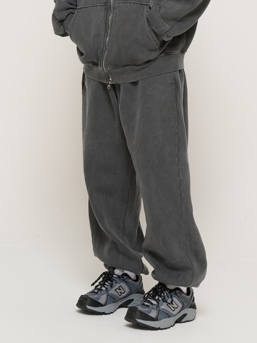 PIGMENT DYING TRAINING JOGGER PANTS (CHARCOAL)