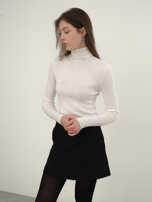 Essential Fluid Turtleneck (Ivory)