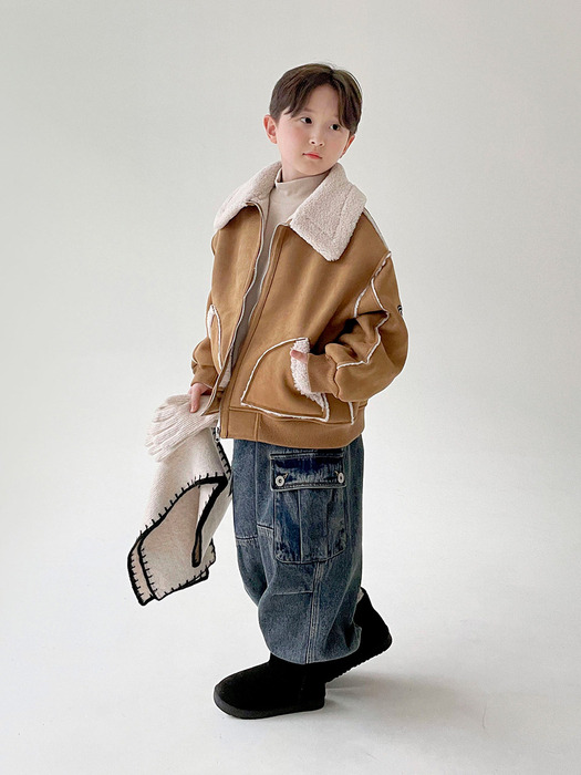 런던 웨스턴 무스탕