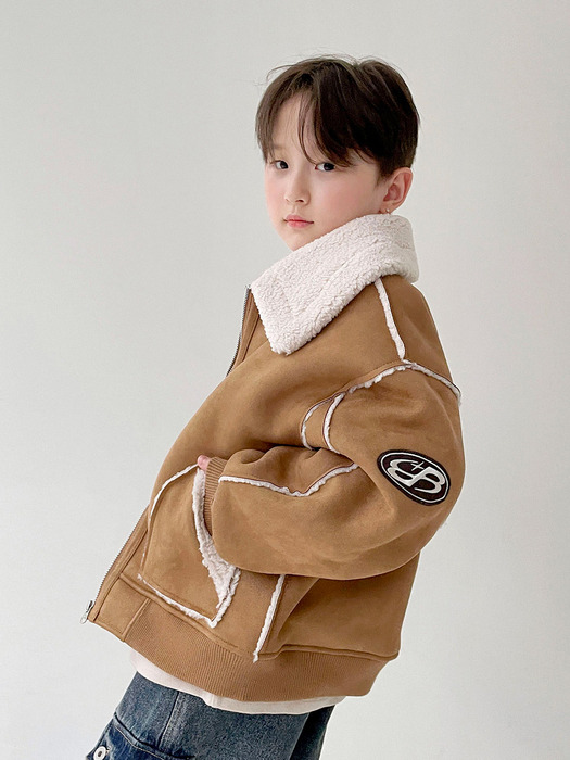 런던 웨스턴 무스탕