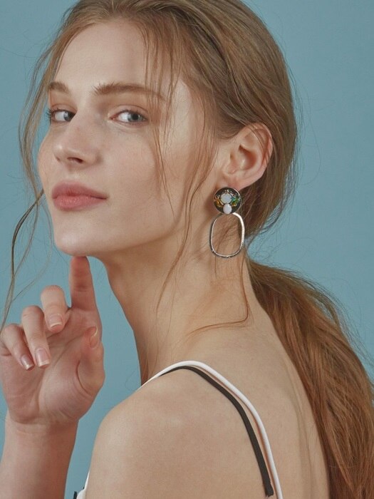 Mona Crystal earring