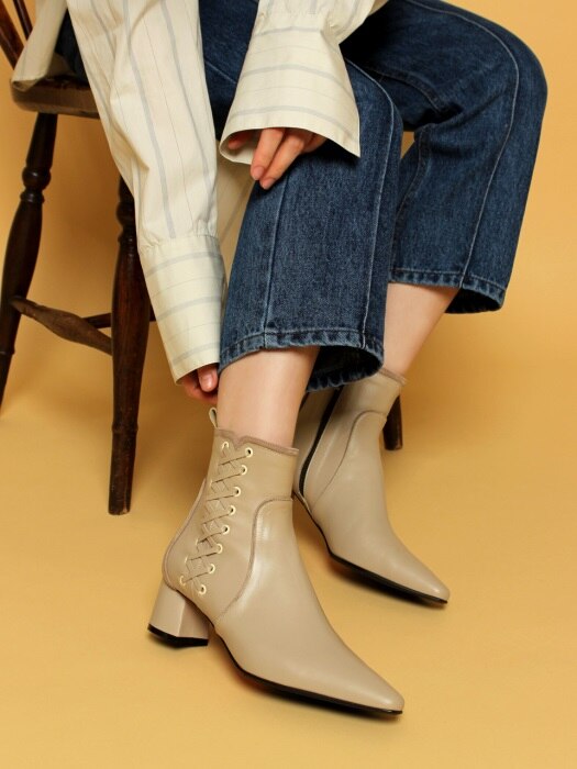 lace up ankle boots [CREAM]