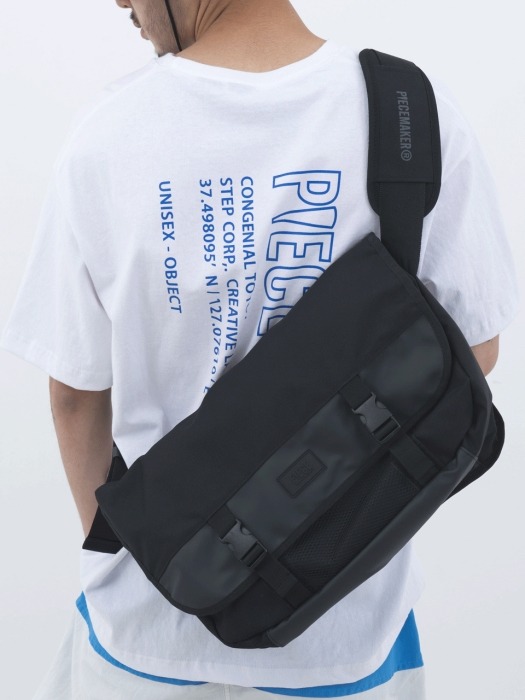 R2G MESSENGER BAG (BLACK)