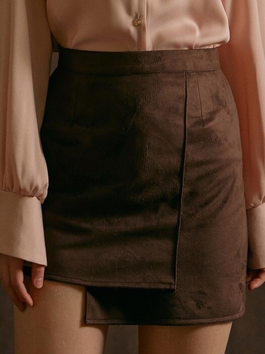 iuw202 unbalenced suede skirt (brown)