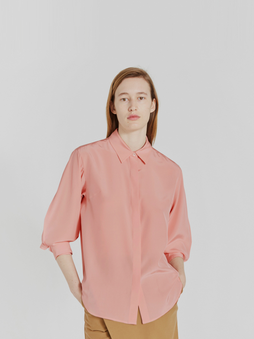 CUT-OUT SILK BLOUSE (PINK)