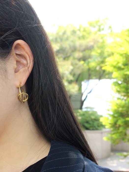 Silhouette earring