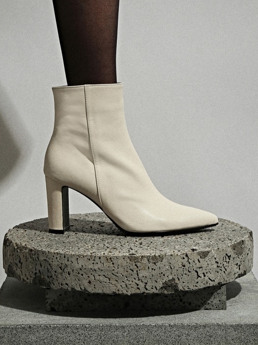 1242 Dewellin Slim Ankle Boots-ivory