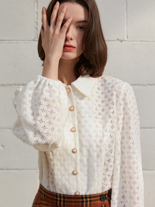 [By Joorti] J388 laced blouse (ivory)