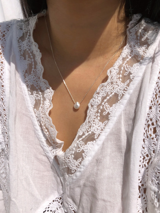 Mini Blossom Pearl Necklace