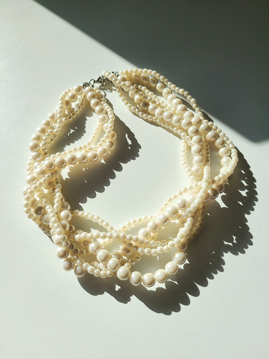 Twist Pearl Cluster Necklace