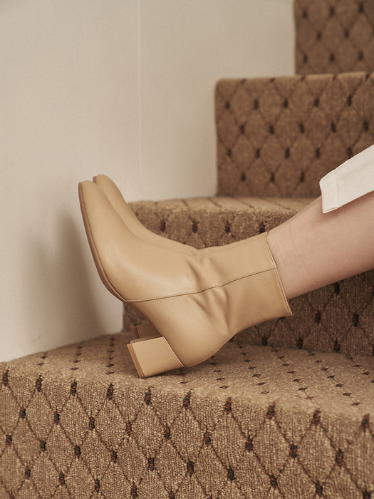HELOISE ANKLE BOOTS(Beige)
