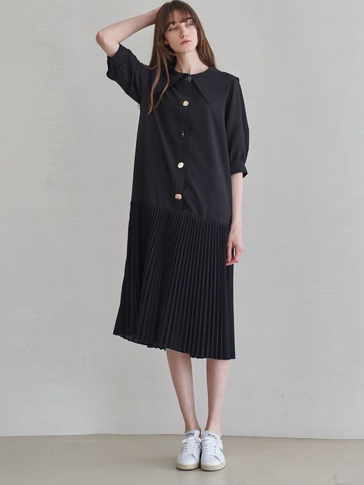 CAPE COLLOR PLEATED DRESS_BLACK