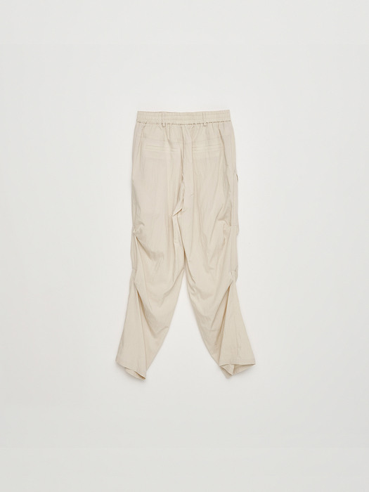 SIDE TUCK BANDING PANTS IN IVORY