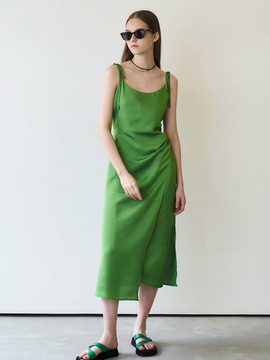 22 Spring_ Green Side String Midi Dress