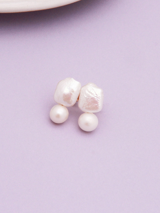 Jupiter pearl earrings