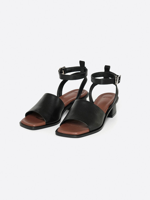 Mago Sandals / Black