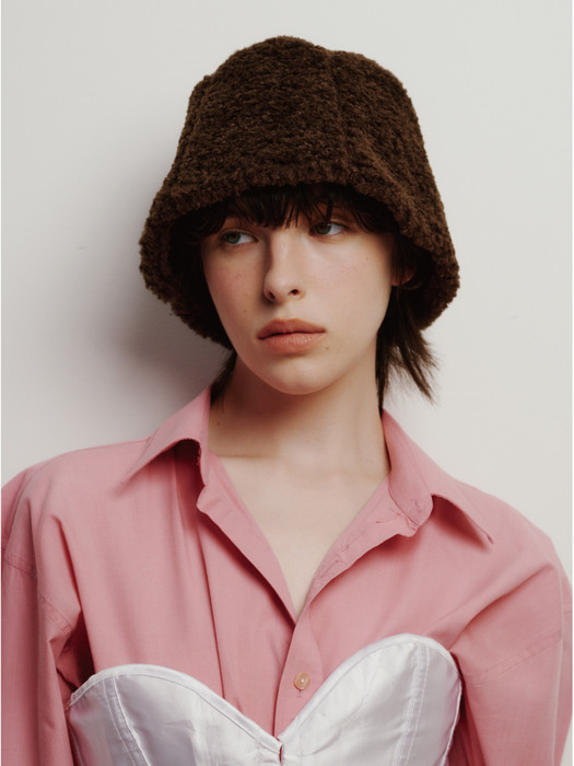 [Life PORTRAIT] Shearling reversible bucket hat in Dark brown