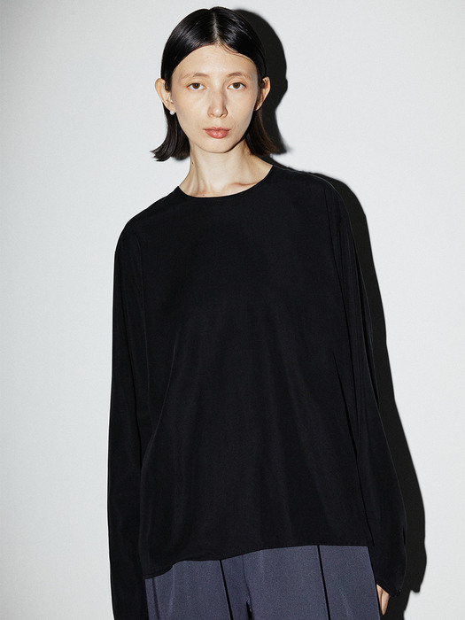 Wearable round blouse_black