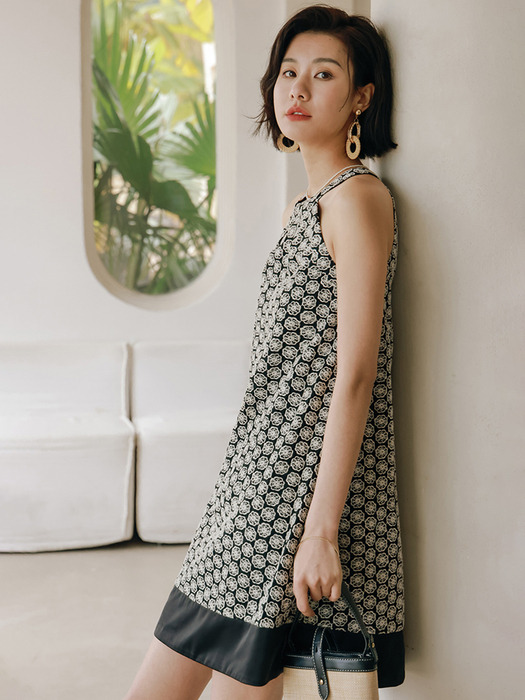 LS_French halterneck resort dress