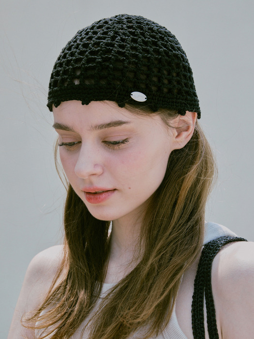 No.232 / Lily Punching Short Beanie _ Black