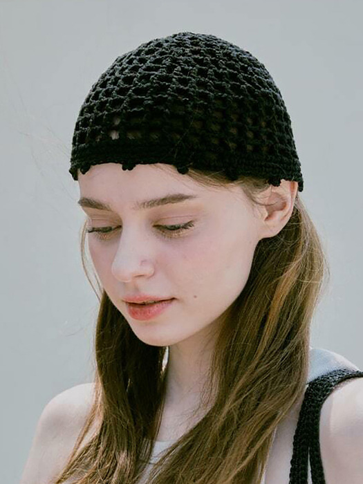 No.232 / Lily Punching Short Beanie _ Black