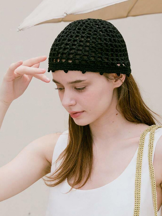 No.232 / Lily Punching Short Beanie _ Black