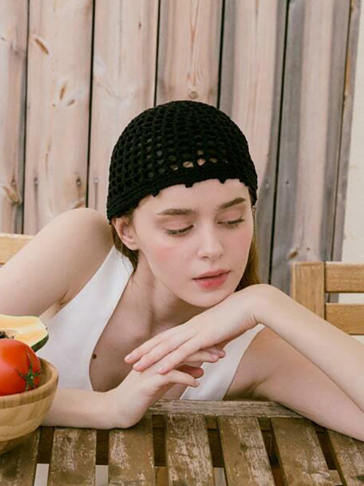 No.232 / Lily Punching Short Beanie _ Black