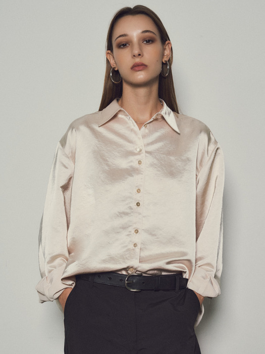 Glossy Overfit Satin Shirts_CTT335(Ivory)