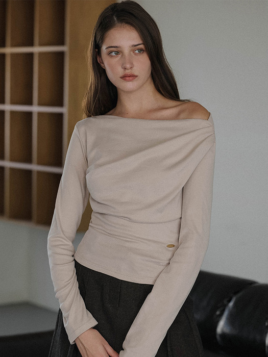 One Off-shoulder Sleeve [Beige]