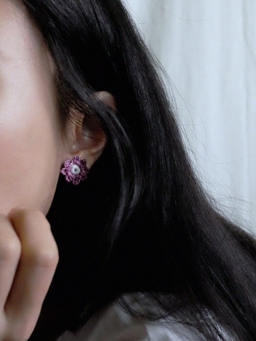 flower knit earring
