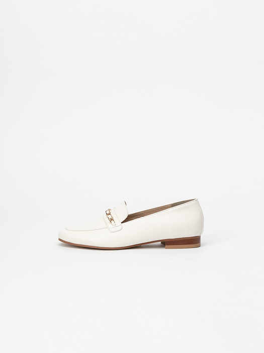 Franc Chain Loafers in Milky White