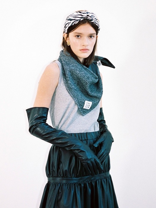 WINNIE REVERSIBLE LEATHER SCARF_BLACK