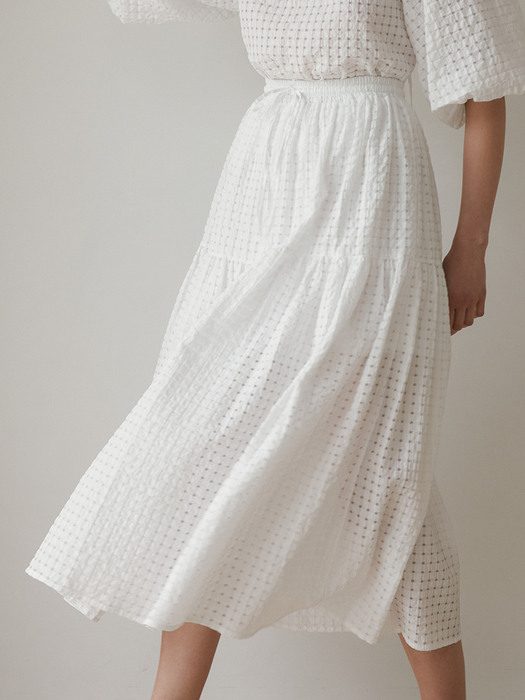 Melo Check Seersucker Tiered Skirt (White)
