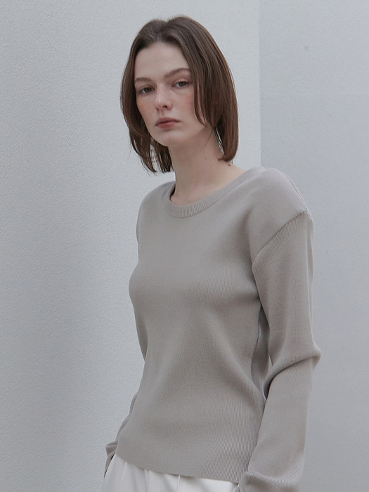 OU840 padded scoop neck knit (grayish beige)