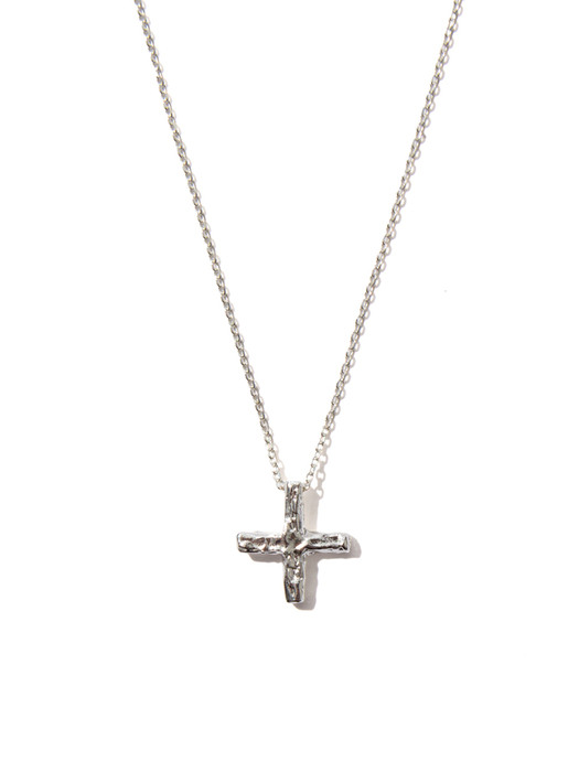 Cross pendent necklace