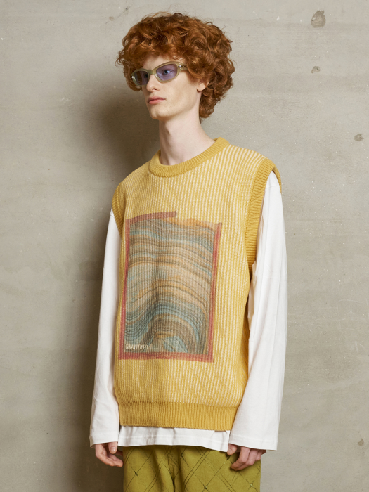 STRATUM KNIT VEST / YELLOW