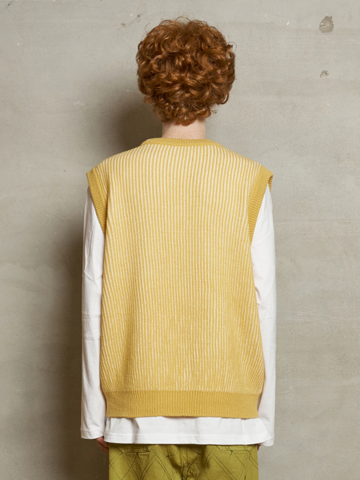 STRATUM KNIT VEST / YELLOW