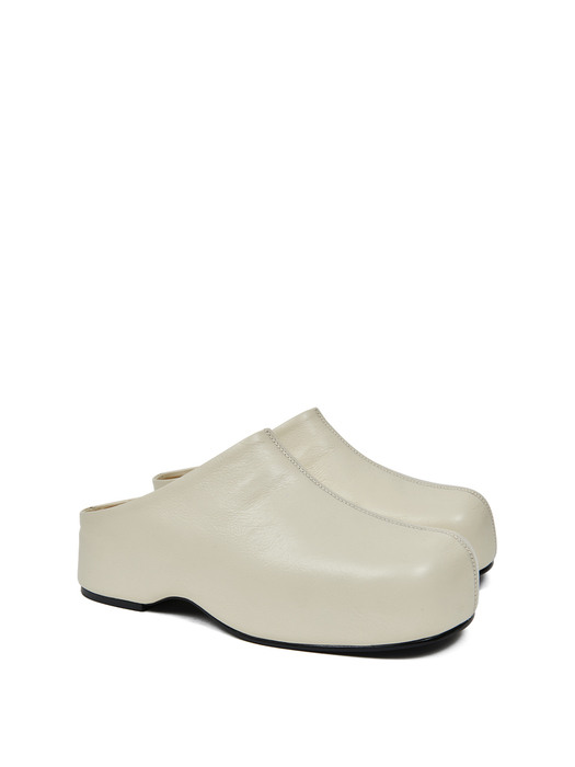 K22-SH023  / LEATHER CLOGS